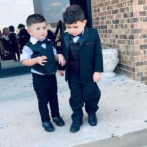 Meet your Posher, Cesar